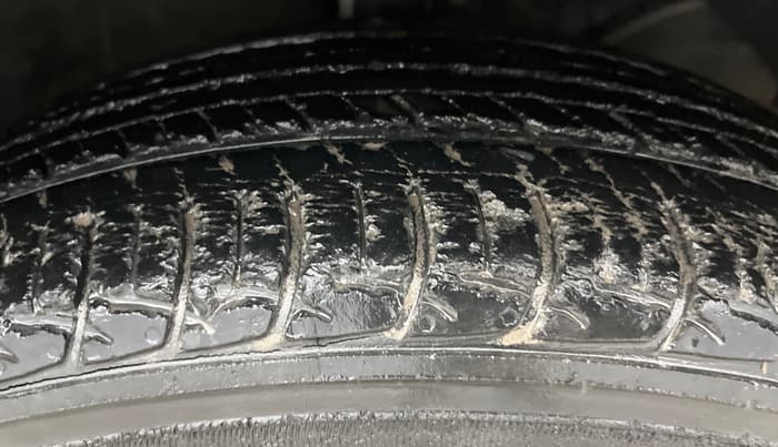 2016 Maruti Baleno DELTA PETROL 1.2, Petrol, Manual, 38,127 km, Right Front Tyre Tread