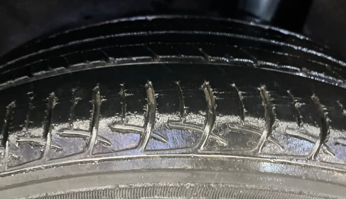 2016 Maruti Baleno DELTA PETROL 1.2, Petrol, Manual, 38,127 km, Left Rear Tyre Tread