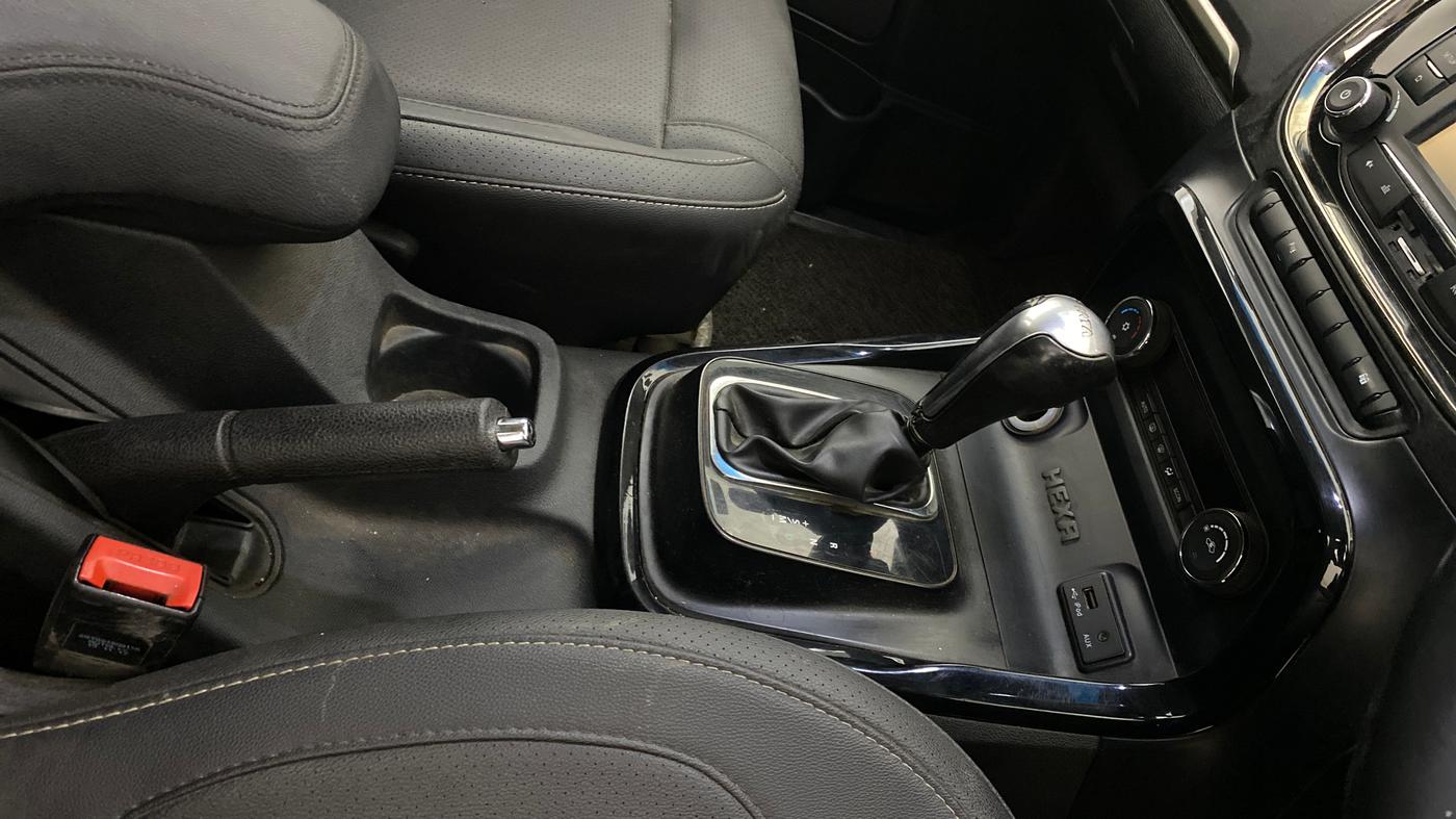 2017 Tata Hexa XTA 4X2 7 STR, Diesel, Automatic, 1,28,376 km, Gear Lever