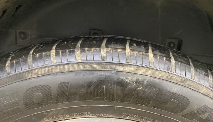 2017 Tata Hexa XTA 4X2 7 STR, Diesel, Automatic, 1,28,376 km, Left Rear Tyre Tread