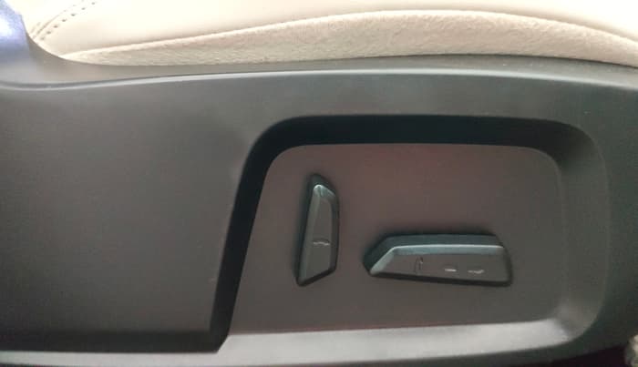2021 Tata Safari XZA PLUS, Diesel, Automatic, 42,336 km, Driver Side Adjustment Panel