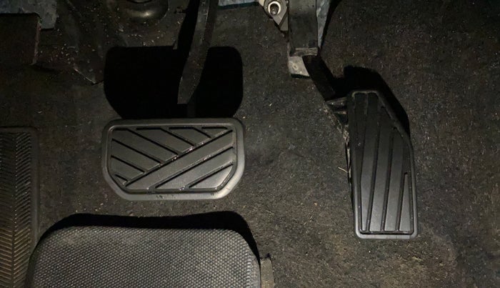 2023 Maruti FRONX DELTA PLUS 1.2L AGS, Petrol, Automatic, 25,706 km, Pedals