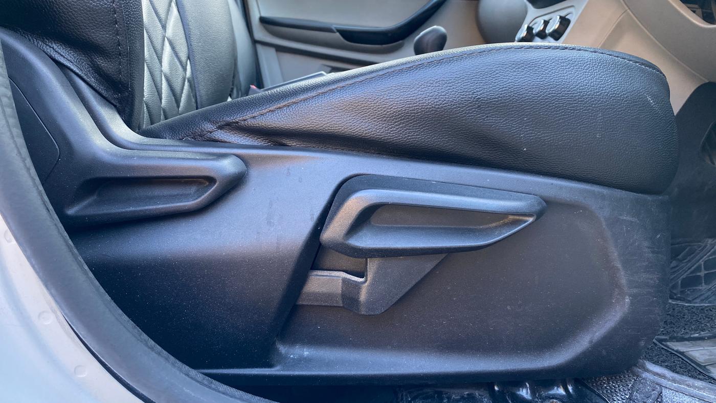 2020 Tata Tiago XZ PETROL, Petrol, Manual, 92,883 km, Driver Side Adjustment Panel