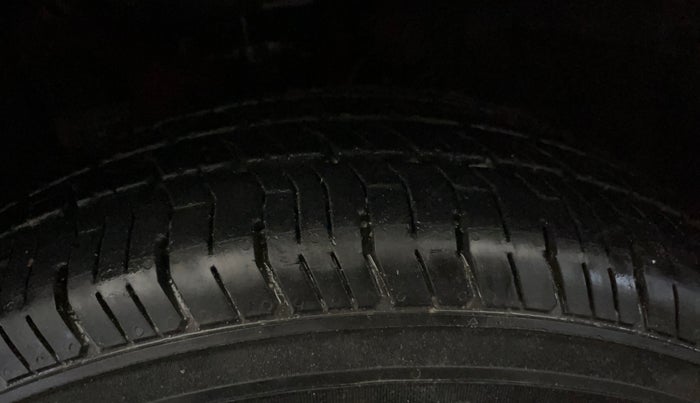 2014 Hyundai Elite i20 SPORTZ 1.2, Petrol, Manual, 45,567 km, Left Front Tyre Tread