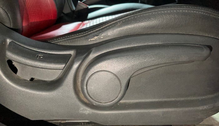 2014 Hyundai Elite i20 SPORTZ 1.2, Petrol, Manual, 45,567 km, Driver Side Adjustment Panel