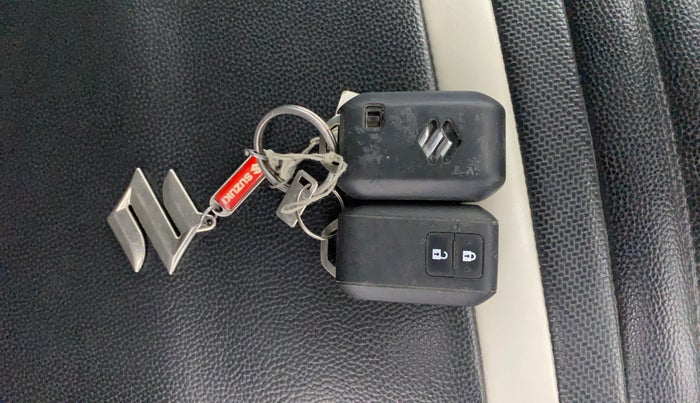 2021 Maruti Baleno ZETA PETROL 1.2, Petrol, Manual, 53,607 km, Key Close Up