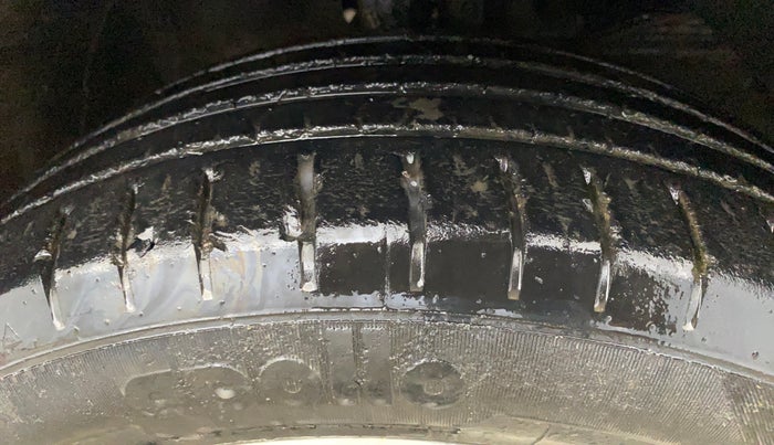 2021 Maruti Baleno ZETA PETROL 1.2, Petrol, Manual, 53,607 km, Right Front Tyre Tread