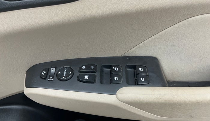 2019 Hyundai Verna 1.6 VTVT SX, Petrol, Manual, 75,966 km, Driver Side Door Panels Control