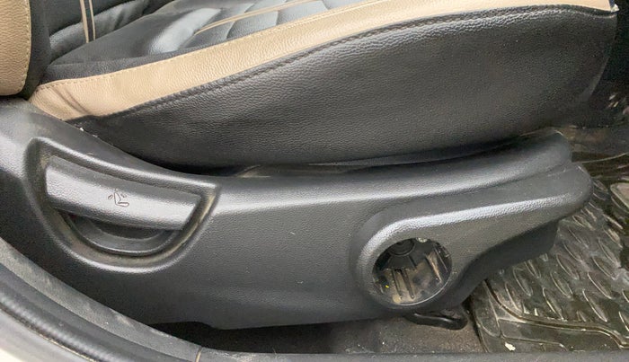 2015 Hyundai Grand i10 ASTA AT 1.2 KAPPA VTVT, Petrol, Automatic, 81,100 km, Driver Side Adjustment Panel