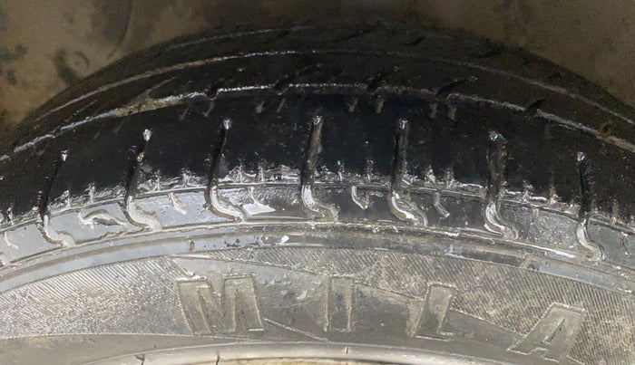 2015 Hyundai Grand i10 ASTA AT 1.2 KAPPA VTVT, Petrol, Automatic, 81,100 km, Left Front Tyre Tread