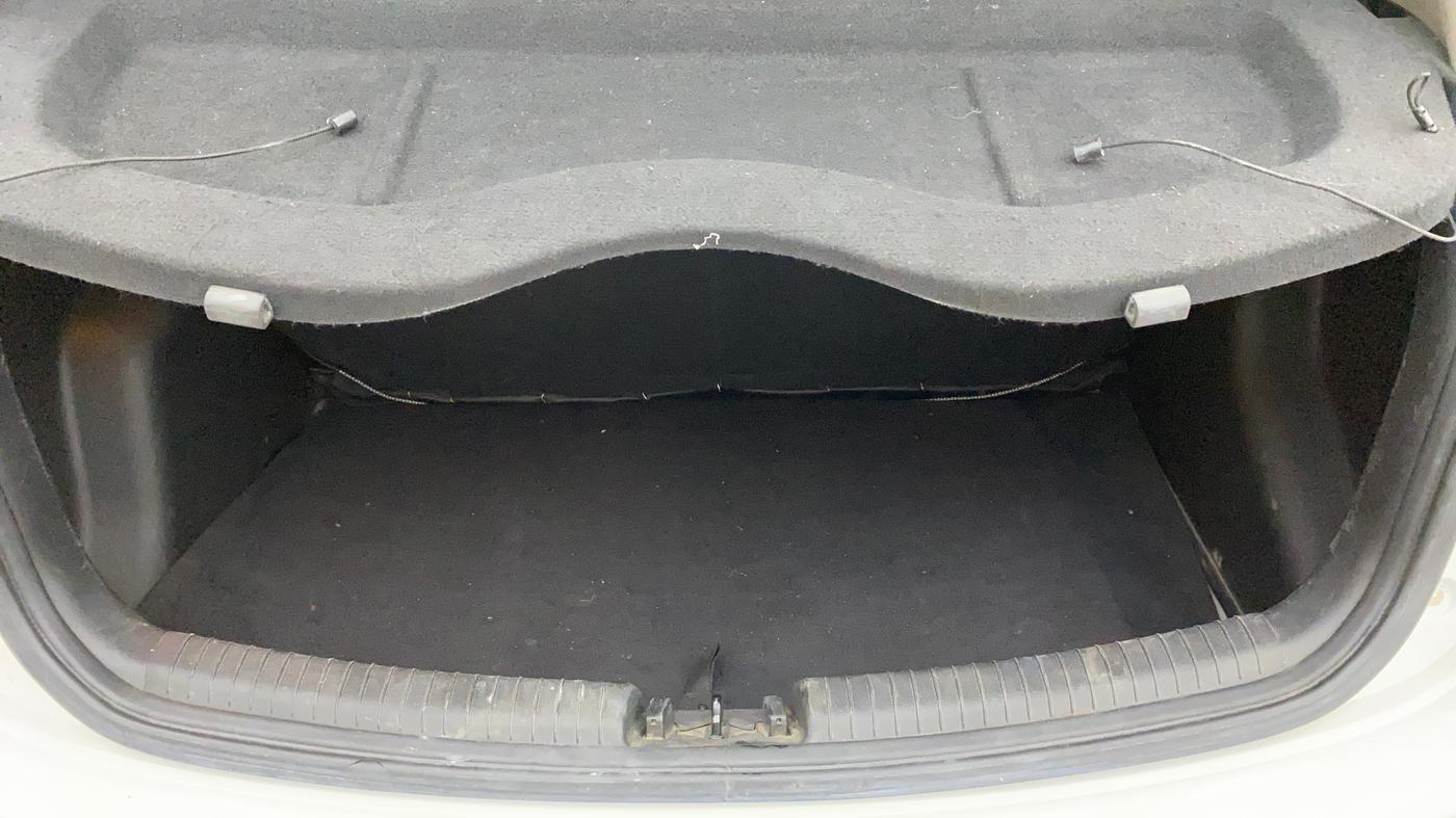 2015 Hyundai Grand i10 ASTA AT 1.2 KAPPA VTVT, Petrol, Automatic, 81,158 km, Boot Inside