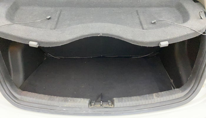 2015 Hyundai Grand i10 ASTA AT 1.2 KAPPA VTVT, Petrol, Automatic, 81,100 km, Boot Inside