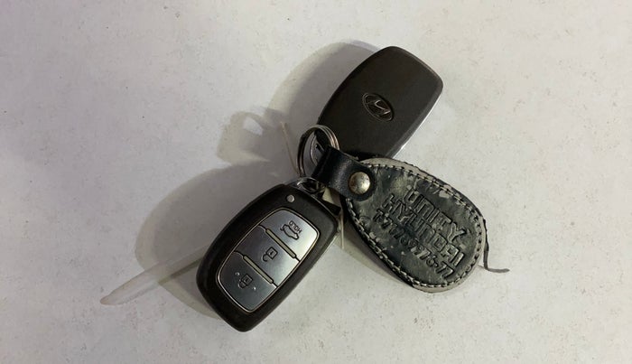 2015 Hyundai Grand i10 ASTA AT 1.2 KAPPA VTVT, Petrol, Automatic, 81,100 km, Key Close Up