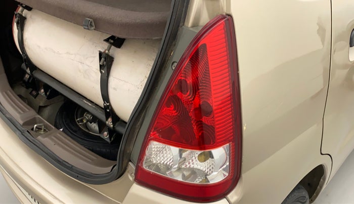 2011 Maruti Zen Estilo LXI CNG, CNG, Manual, 75,449 km, Right tail light - Minor damage