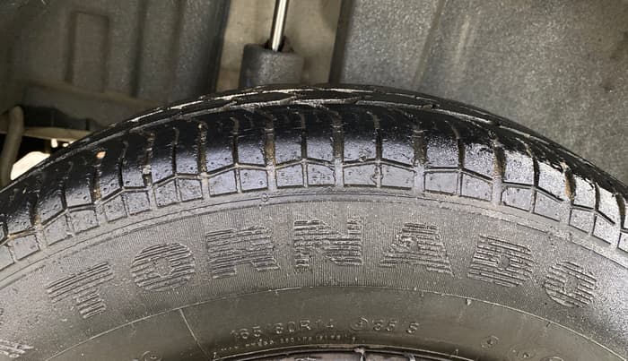 2015 Maruti Swift VXI, Petrol, Manual, 30,654 km, Right Rear Tyre Tread