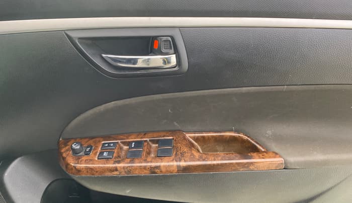 2015 Maruti Swift VXI, Petrol, Manual, 30,654 km, Driver Side Door Panels Control