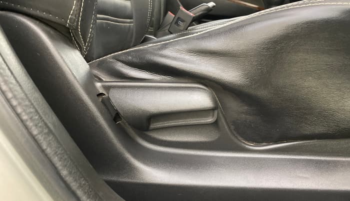 2015 Maruti Swift VXI, Petrol, Manual, 30,654 km, Driver Side Adjustment Panel