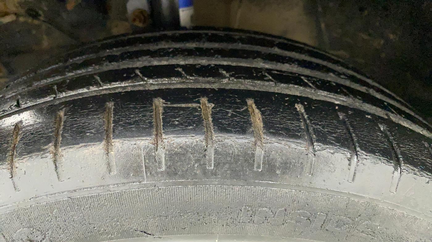 2015 Maruti Baleno ALPHA PETROL 1.2, Petrol, Manual, 76,625 km, Left Front Tyre Tread