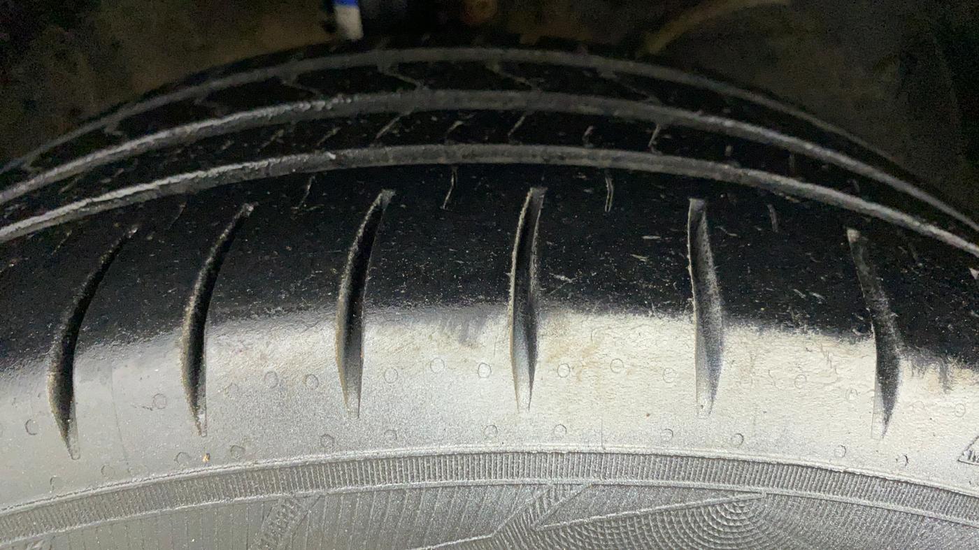 2015 Maruti Baleno ALPHA PETROL 1.2, Petrol, Manual, 76,625 km, Right Front Tyre Tread