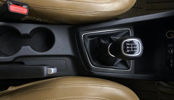 2018 Hyundai i20 Active 1.2 SX, Petrol, Manual, 49,092 km, Gear Lever