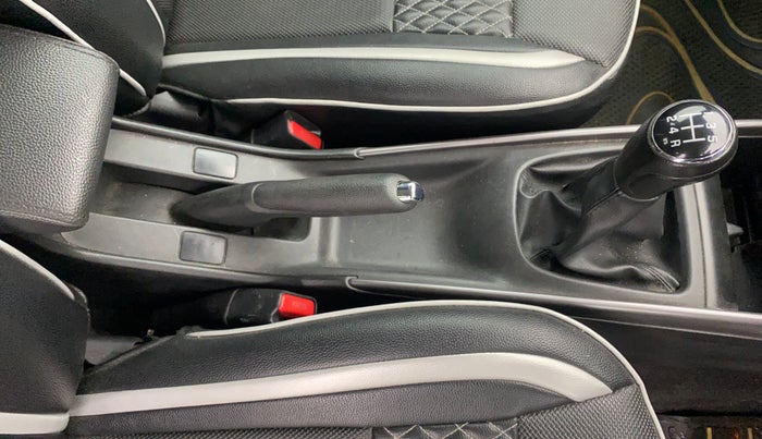 2021 Maruti Baleno ALPHA PETROL 1.2, Petrol, Manual, 37,741 km, Gear Lever