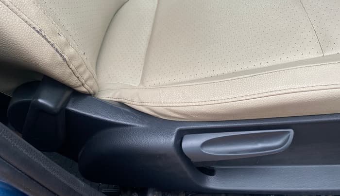 2017 Skoda Rapid STYLE 1.5 TDI, Diesel, Manual, 77,915 km, Driver Side Adjustment Panel