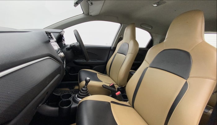 2016 Honda Brio VX MT, Petrol, Manual, 1,01,291 km, Right Side Front Door Cabin