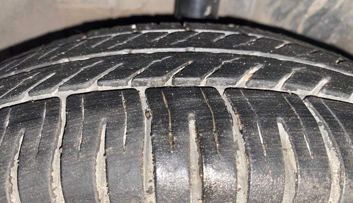 2017 Datsun Redi Go T (O), Petrol, Manual, 82,524 km, Left Front Tyre Tread