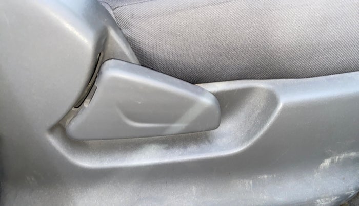 2017 Datsun Redi Go T (O), Petrol, Manual, 82,524 km, Driver Side Adjustment Panel