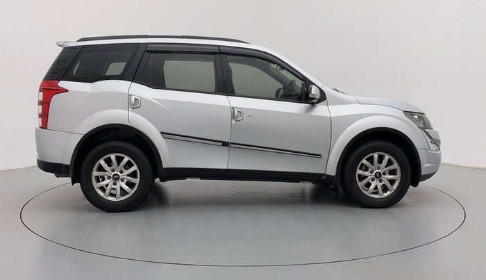 2018 Mahindra XUV500 W9, Diesel, Manual, 98,201 km, Right Side View