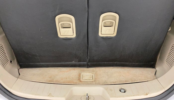 2018 Mahindra XUV500 W9, Diesel, Manual, 98,201 km, Boot Inside