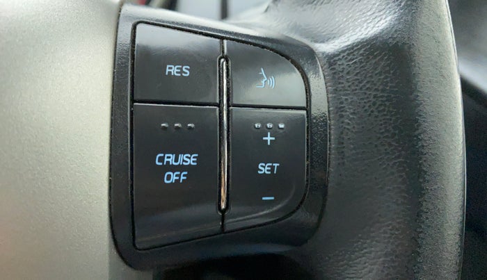 2018 Mahindra XUV500 W9, Diesel, Manual, 98,201 km, Adaptive Cruise Control