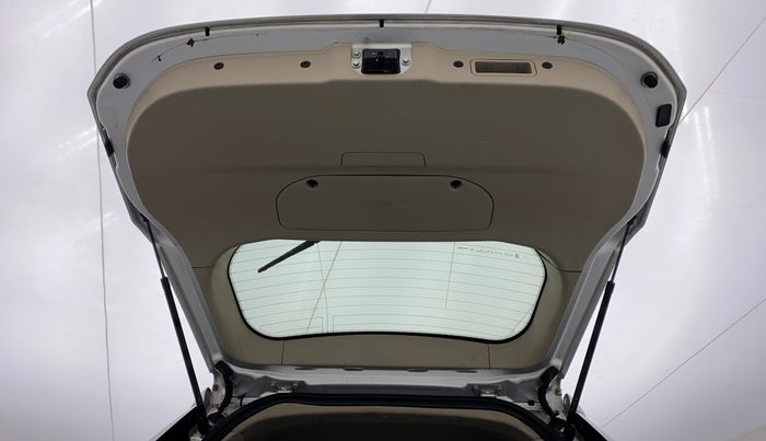 2018 Mahindra XUV500 W9, Diesel, Manual, 98,201 km, Boot Door Open