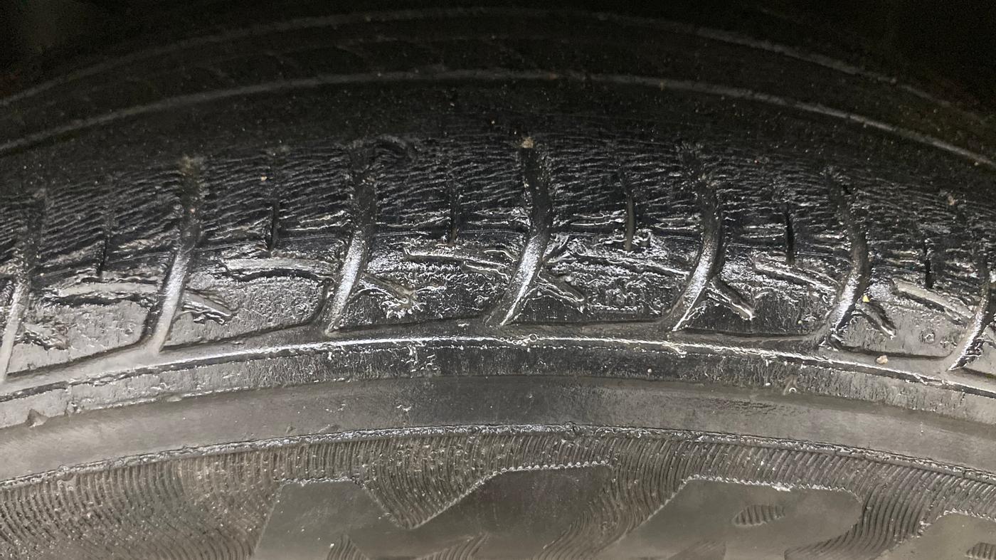 2015 Honda Mobilio 1.5L I-VTEC S, Petrol, Manual, 1,30,509 km, Left Front Tyre Tread