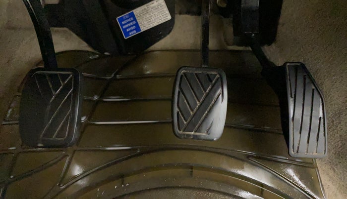 2018 Maruti Dzire VDI, Diesel, Manual, 64,876 km, Pedals
