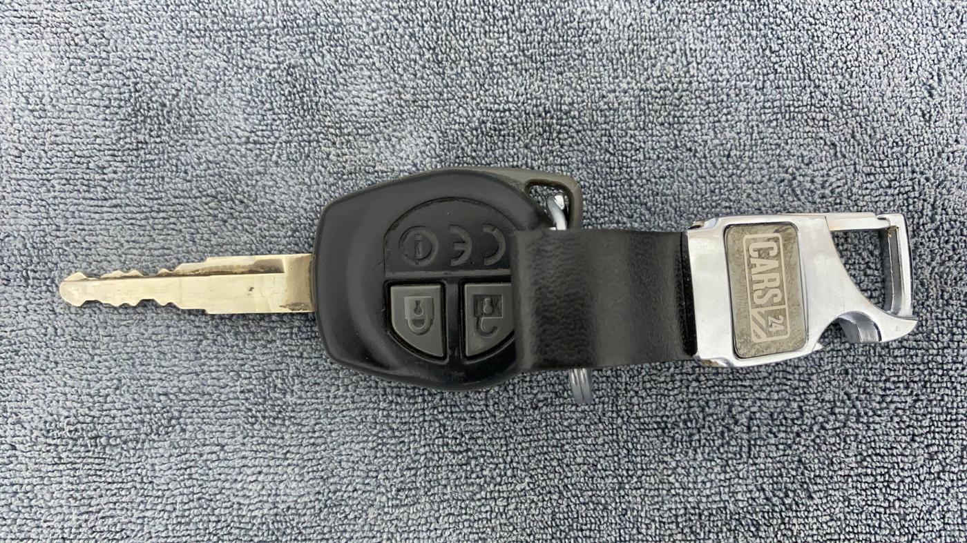 2018 Maruti Dzire VDI, Diesel, Manual, 64,876 km, Key Close Up