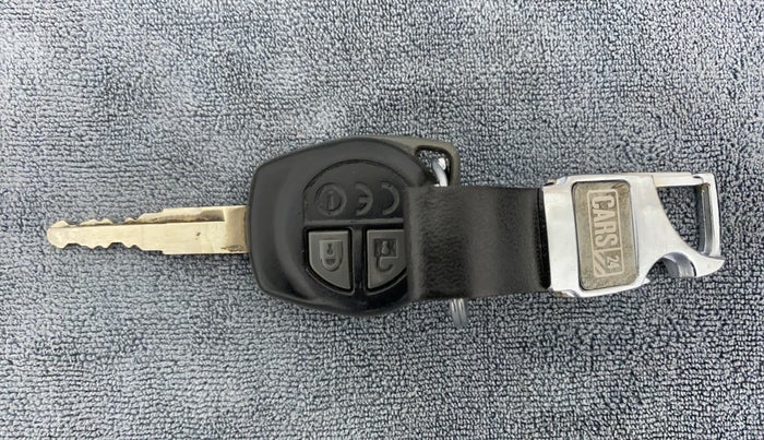 2018 Maruti Dzire VDI, Diesel, Manual, 64,876 km, Key Close Up