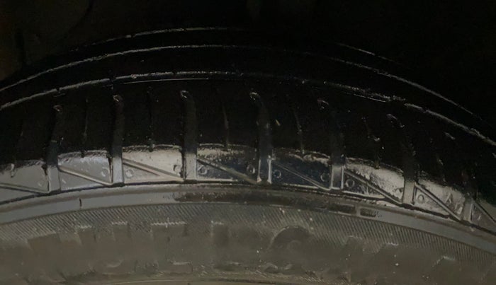 2021 Hyundai GRAND I10 NIOS SPORTZ 1.2 KAPPA VTVT, Petrol, Manual, 27,119 km, Left Front Tyre Tread