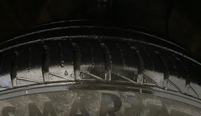 2021 Hyundai GRAND I10 NIOS SPORTZ 1.2 KAPPA VTVT, Petrol, Manual, 27,119 km, Right Front Tyre Tread