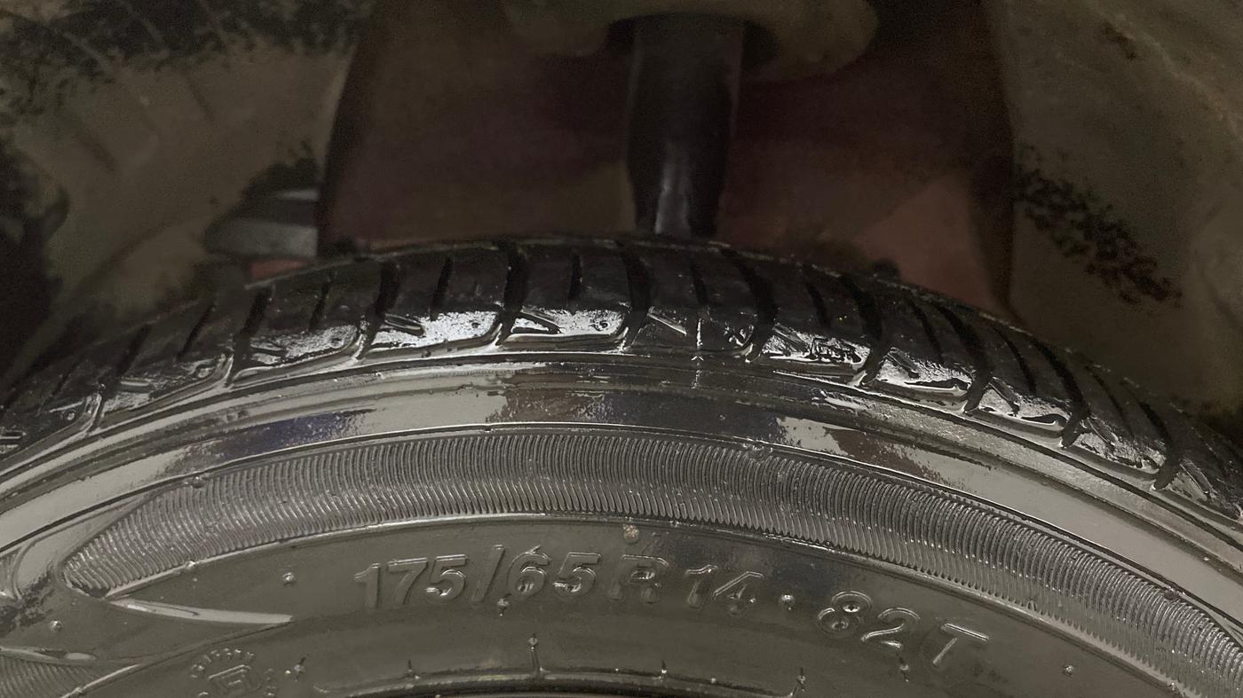 2015 Tata Bolt XMS REVOTRON, Petrol, Manual, 1,39,259 km, Left Front Tyre Tread