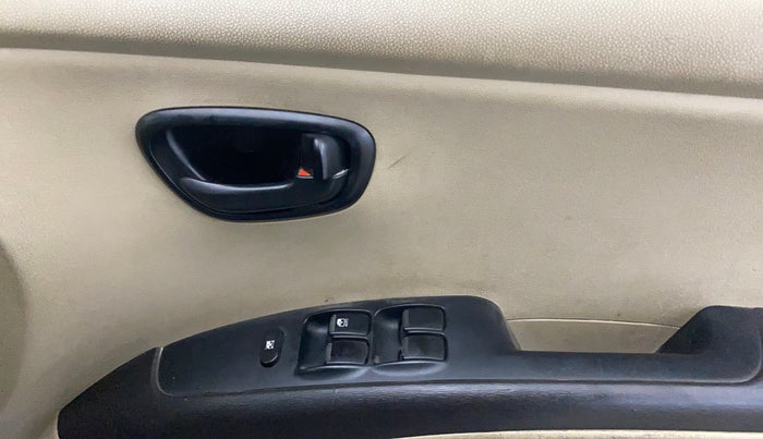 2015 Hyundai i10 MAGNA 1.1, Petrol, Manual, 47,411 km, Driver Side Door Panels Control