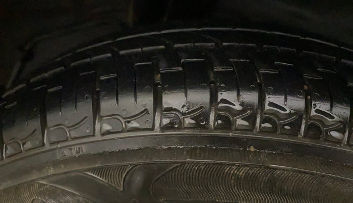 2015 Hyundai i10 MAGNA 1.1, Petrol, Manual, 47,411 km, Left Rear Tyre Tread