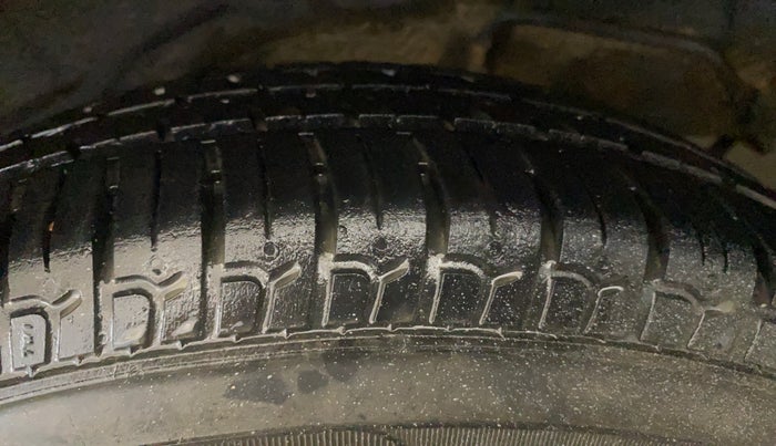 2015 Hyundai i10 MAGNA 1.1, Petrol, Manual, 47,411 km, Right Rear Tyre Tread