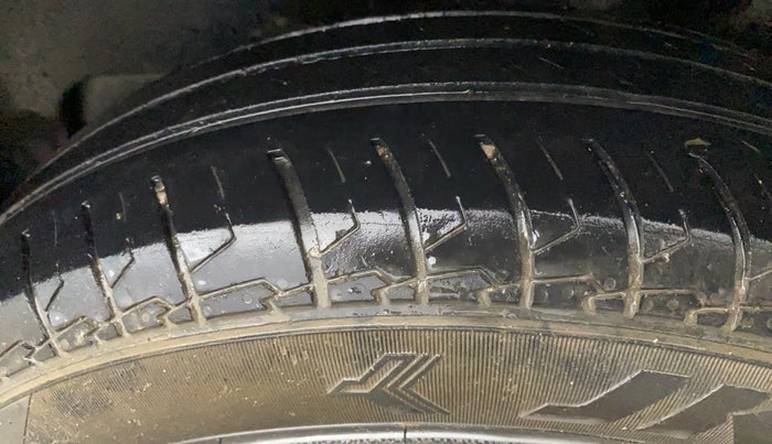 2023 Maruti Swift LXI, Petrol, Manual, 51,489 km, Left Rear Tyre Tread