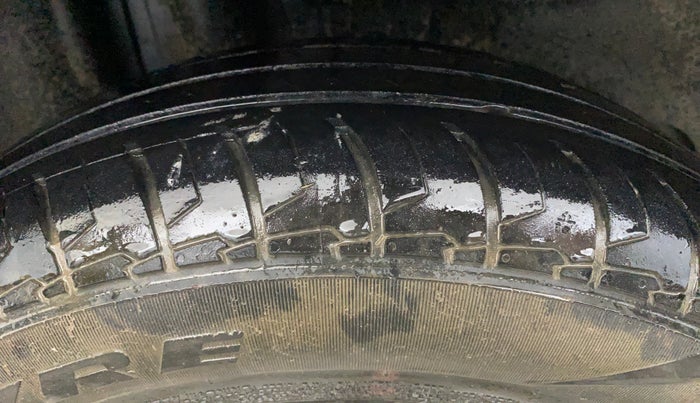 2023 Maruti Swift LXI, Petrol, Manual, 51,489 km, Right Rear Tyre Tread