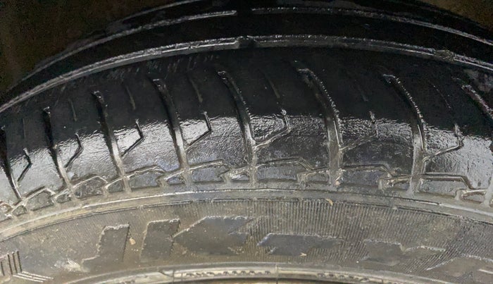 2023 Maruti Swift LXI, Petrol, Manual, 51,489 km, Right Front Tyre Tread