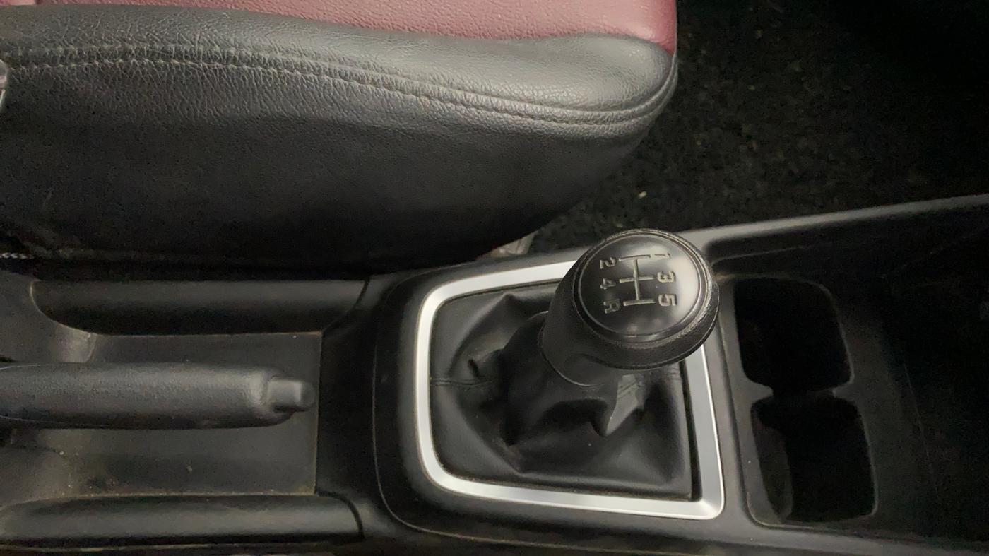 2023 Maruti Swift LXI, Petrol, Manual, 51,489 km, Gear Lever