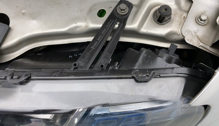 2017 Renault Duster RXZ AMT 110 PS, Diesel, Automatic, 89,537 km, Left headlight - Clamp has minor damage