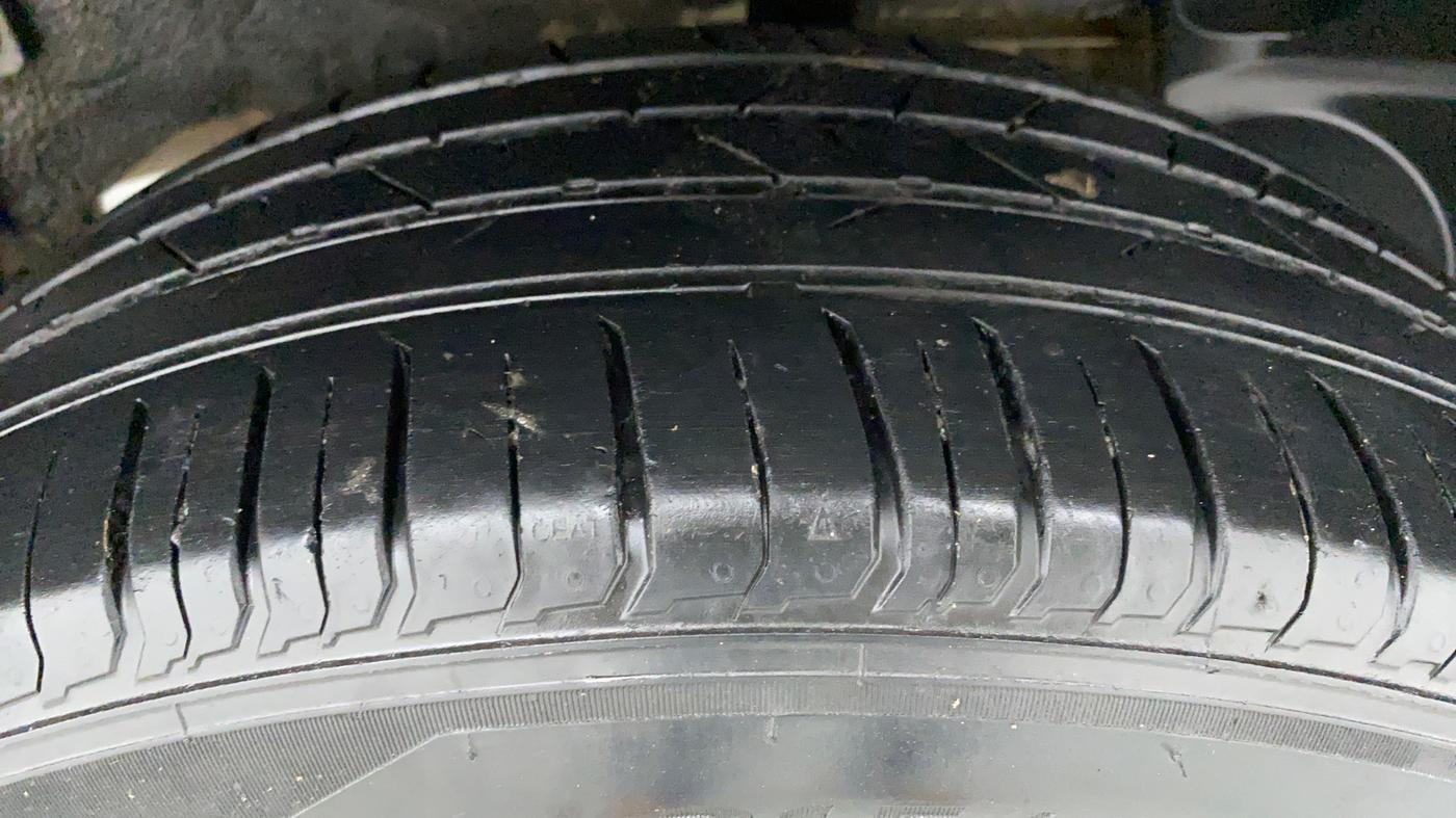 2017 Renault Duster RXZ AMT 110 PS, Diesel, Automatic, 89,537 km, Left Rear Tyre Tread