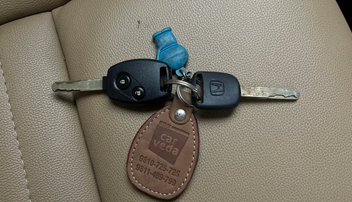 2015 Honda Brio S MT, Petrol, Manual, 82,523 km, Key Close Up